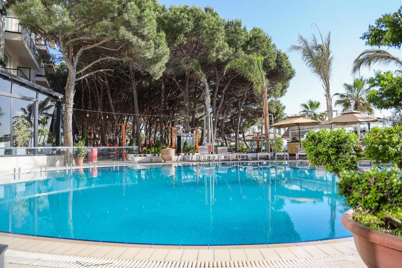 Vm Resort & Spa Golem  Hotell