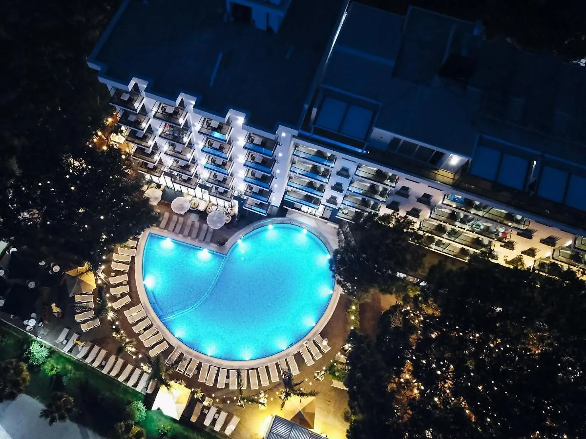 Vm Resort & Spa Golem